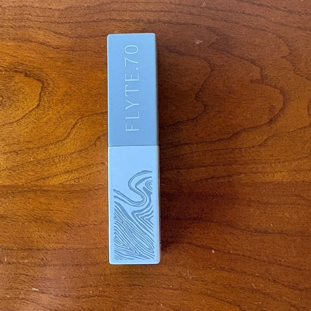 New FLYTE 70 B+B LipBlot Sheer Matte Lipstick Red‎ Skies 3g 0.10oz